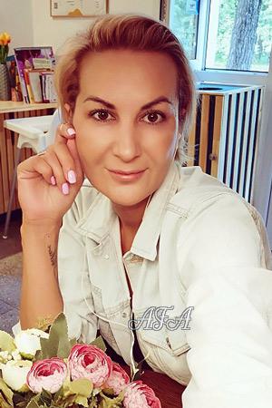 210244 - Olga Age: 41 - Russia