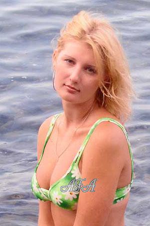 69693 - Ekaterina Age: 27 - Russia