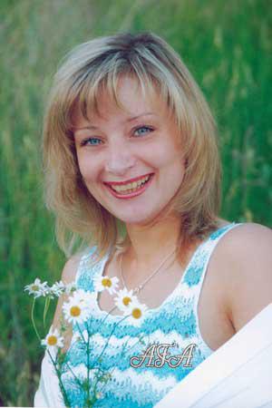 83790 - Svetlana Age: 36 - Russia