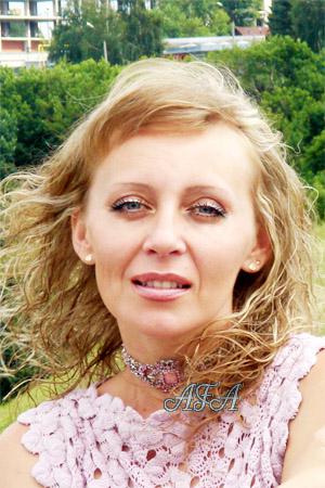 89208 - Farida Age: 43 - Russia